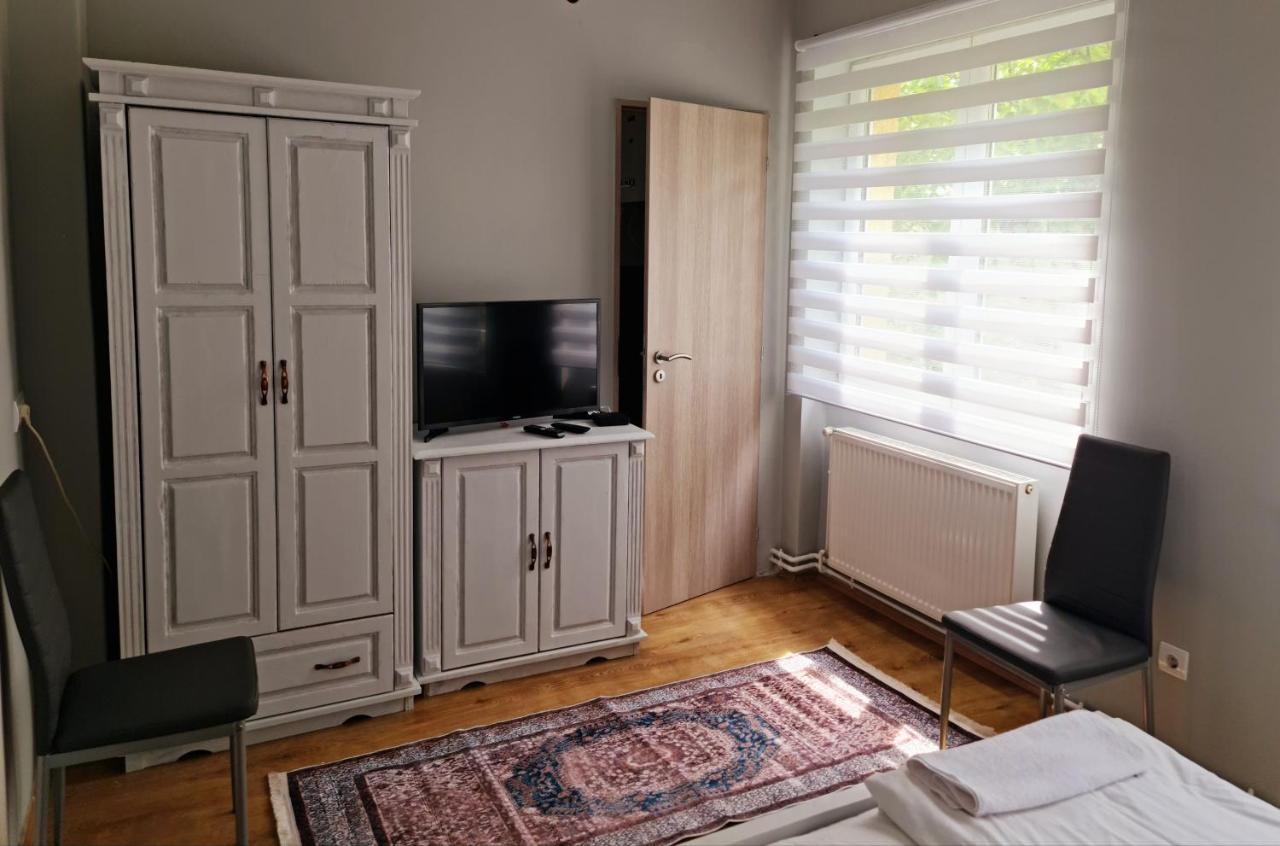 Huerrem Apartman Eger Exterior foto